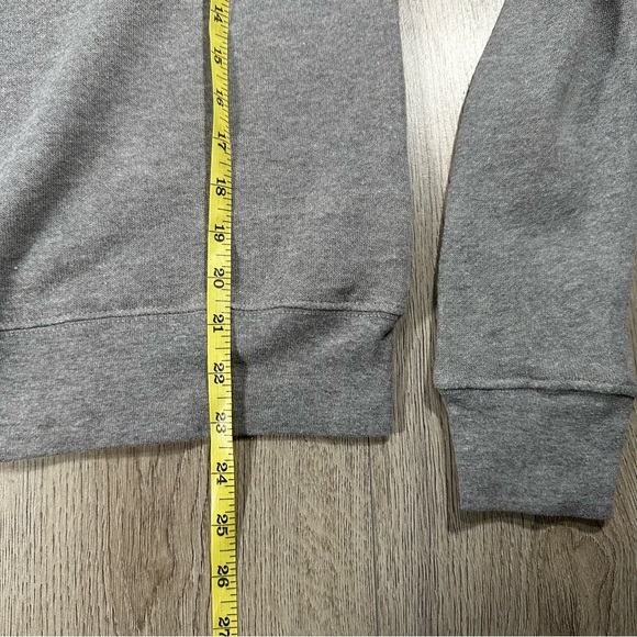 Y2K Grey Hard Rock Cafe Sweatshirt Size Medium - Picture 9 of 9